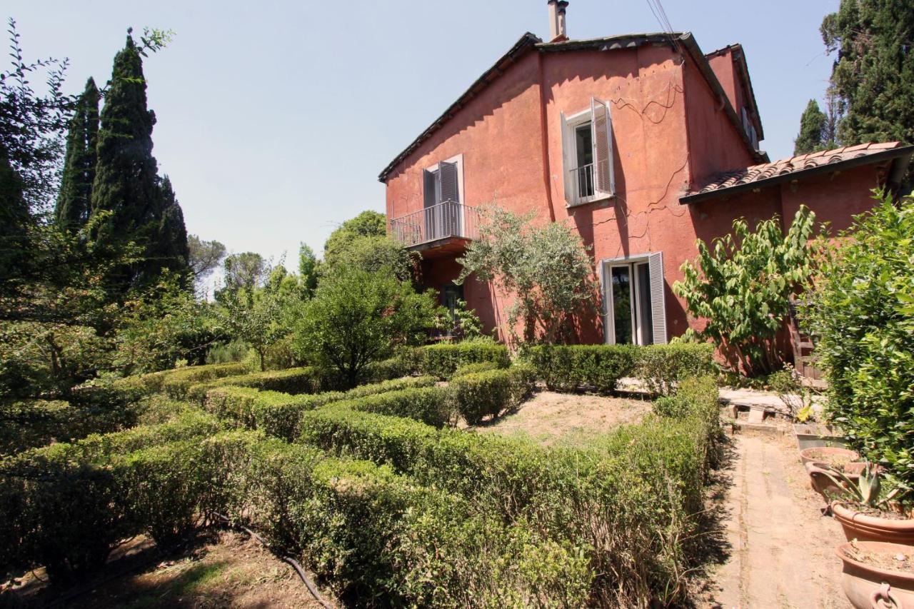 Writers' Country House Villa Roma